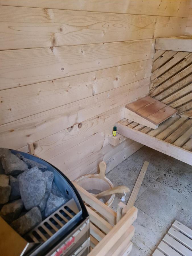 Casa Piri Hotell Anina Exteriör bild