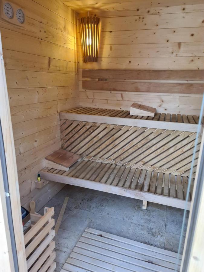 Casa Piri Hotell Anina Exteriör bild