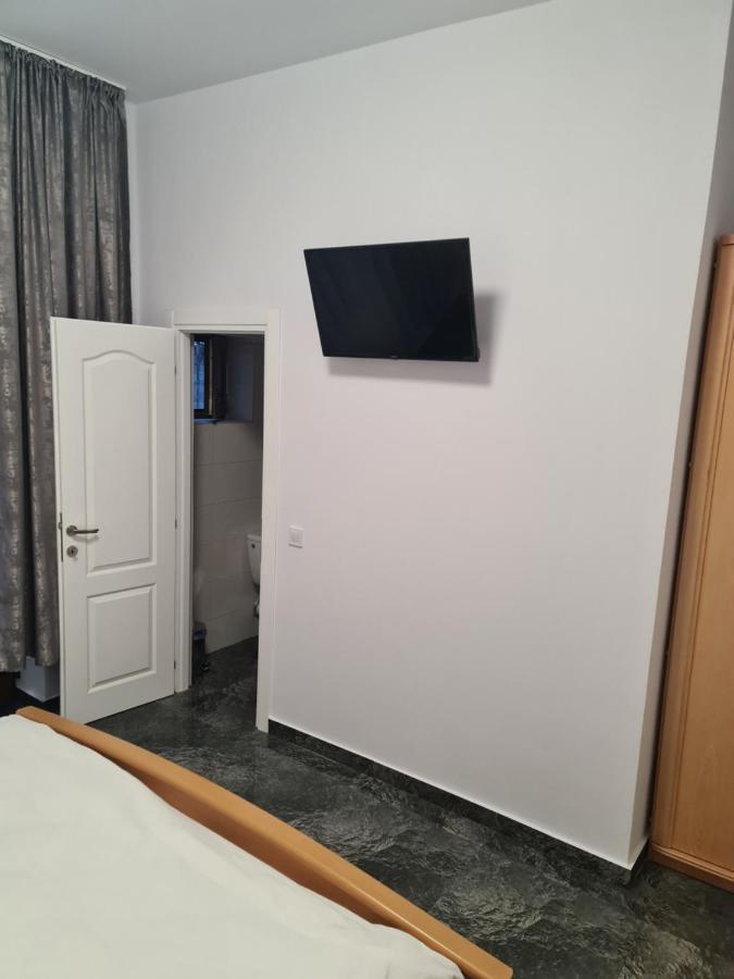Casa Piri Hotell Anina Exteriör bild