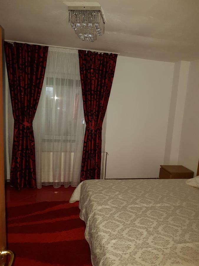 Casa Piri Hotell Anina Exteriör bild