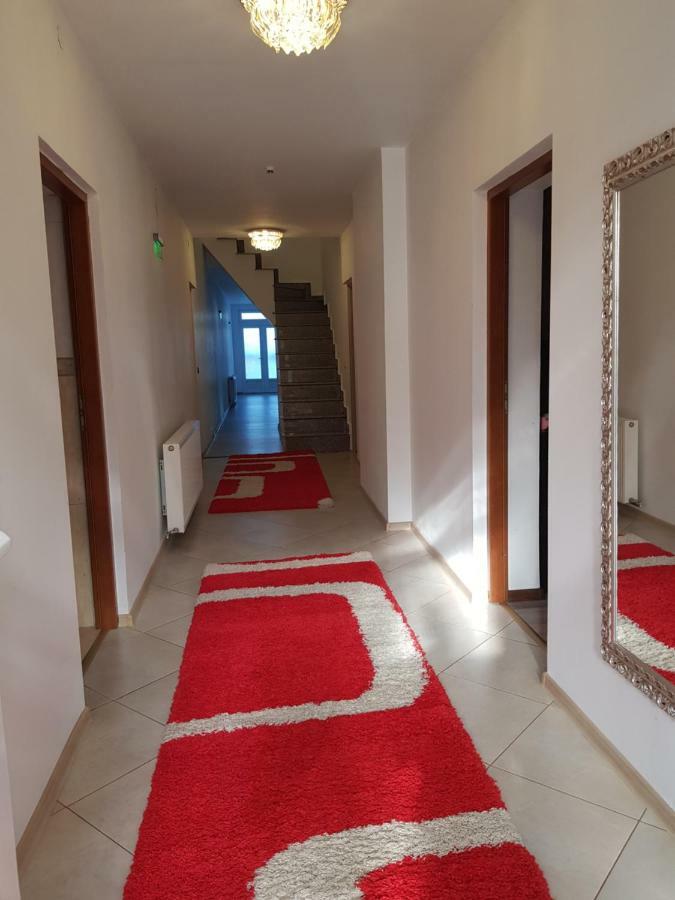 Casa Piri Hotell Anina Exteriör bild