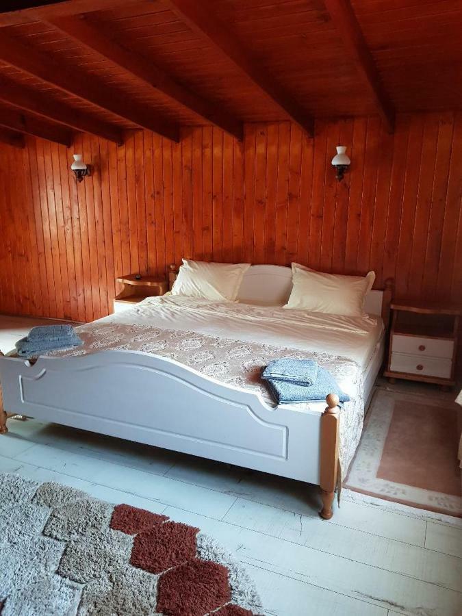 Casa Piri Hotell Anina Exteriör bild